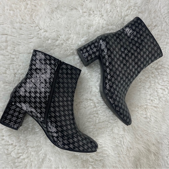 Amelia Grace Julia Bootie Black Silver Sequin Zippered Booties Size 9.5 - Picture 2 of 12